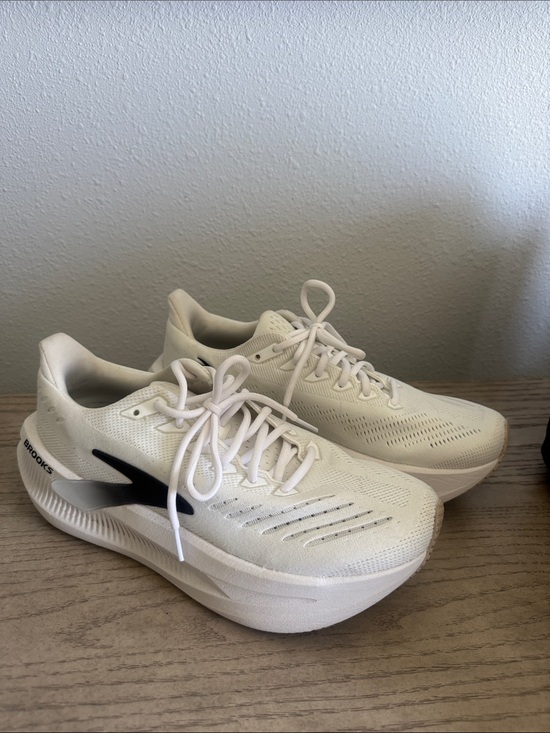 Brooks Shoes - Women's Glycerin Max 2 - Worn only a few times
